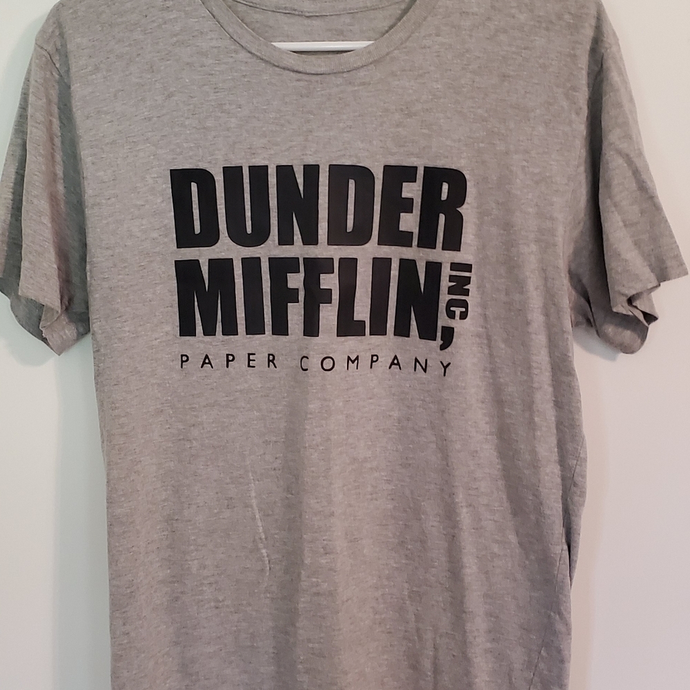 Gray shirt sleeved t-shirt Size M